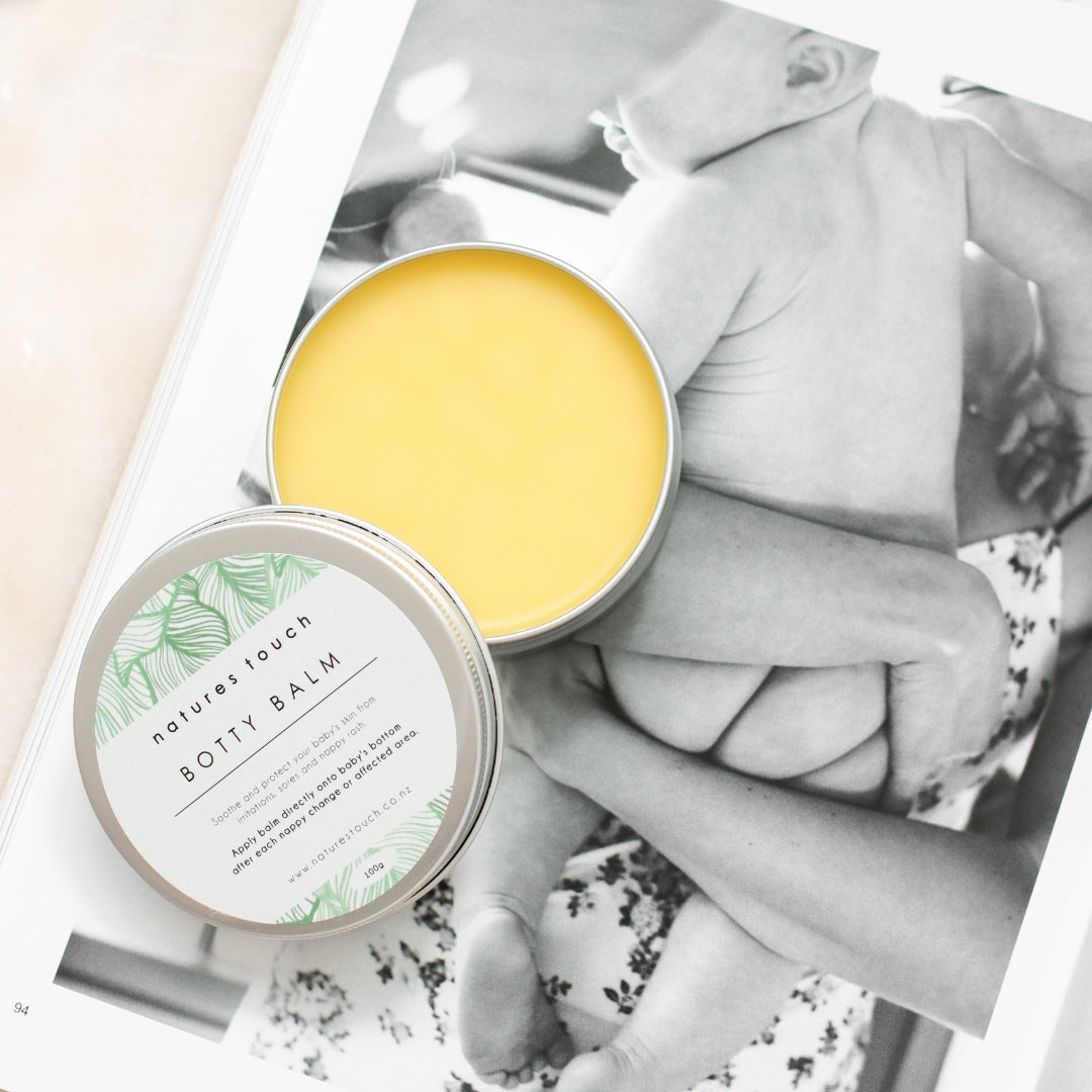 
                  
                    Nappy bag essential to soothe and protect your baby's skin against rashes and irritation. 
                  
                